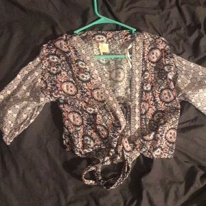 Wrap top! Quarter sleeve
